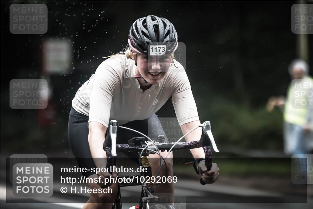 13.09.2026 - Stadtparktriathlon H.Heesch http://msf.ph/oto/10292069 13.09.2026 12:43:39 Radfahren 1132, 1173 meine-sportfotos.de