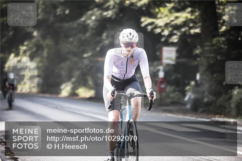13.09.2026 - Stadtparktriathlon H.Heesch http://msf.ph/oto/10292070 13.09.2026 11:26:20 Radfahren 660, 688, 703, 730, 746, 792, 820 meine-sportfotos.de