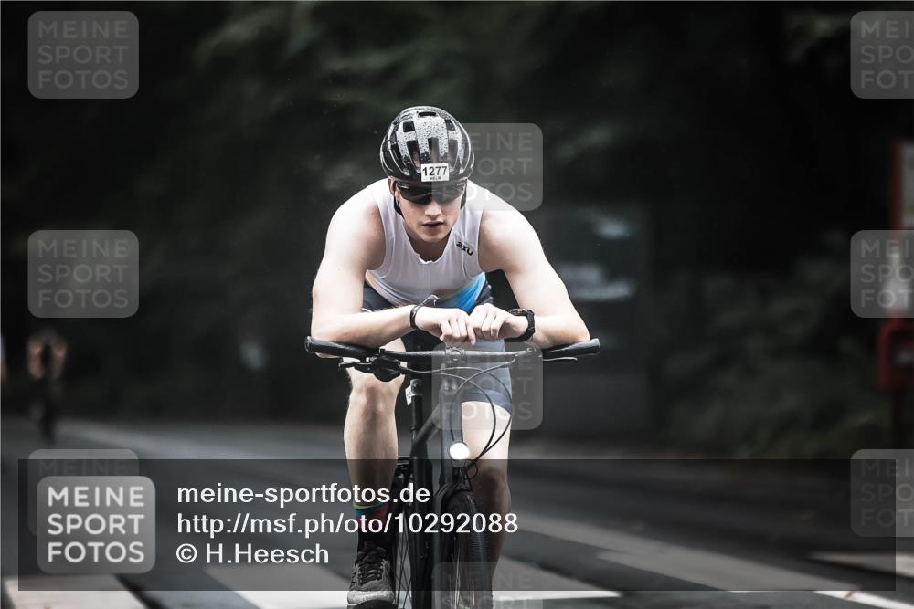 13.09.2026 - Stadtparktriathlon H.Heesch http://msf.ph/oto/10292088 13.09.2026 12:43:47 Radfahren 1090, 1277, 1295 meine-sportfotos.de
