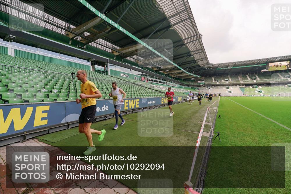 13.09.2026 - 21. swb-Marathon Bremen Michael Burmester http://msf.ph/oto/10292094 13.09.2026 10:27:28 Laufen im Stadion 10096, 10142, 10172, 10189, 10210, 10214, 10223, 10228, 10231, 10269, 10270, 10289, 10293, 10310, 10318, 10319, 10329, 10352, 10393, 10436, 10445, 10447, 10454, 10464, 10489, 10504, 10508, 10514, 10536, 10541, 10566, 10583, 10594, 10628, 10638, 10735, 10744, 10807, 10814, 10846, 10860, 10866, 10873, 10897, 10898, 10917, 10956, 10992, 11015, 11060, 11063, 11076, 11092, 11110, 11111, 11130, 11135, 11148, 11155, 11187, 11193, 11199, 11209, 11232, 11279 meine-sportfotos.de