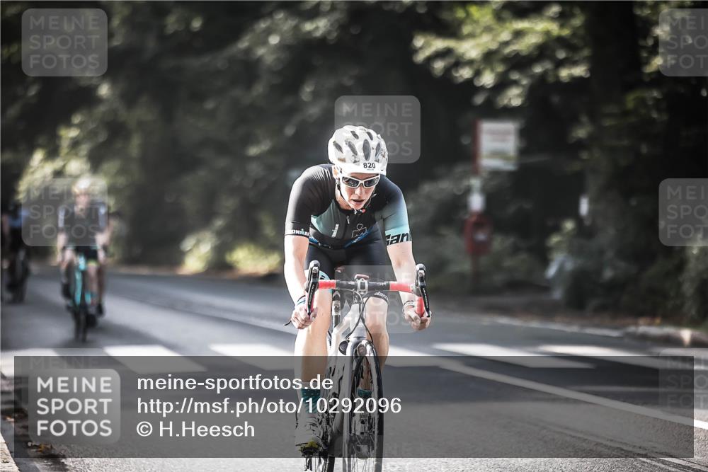 13.09.2026 - Stadtparktriathlon H.Heesch http://msf.ph/oto/10292096 13.09.2026 11:26:23 Radfahren 660, 730, 746, 792, 820, 821 meine-sportfotos.de