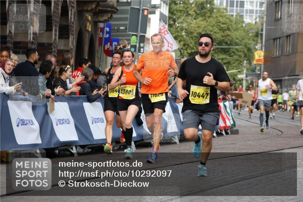 13.09.2026 - 21. swb-Marathon Bremen Strokosch-Dieckow http://msf.ph/oto/10292097 13.09.2026 10:46:17 Ziel 10436, 11015, 11762, 11956, 12033, 12069, 12556, 12557, 13529, 13612, 10228, 10897, 11110, 11287, 11356 meine-sportfotos.de