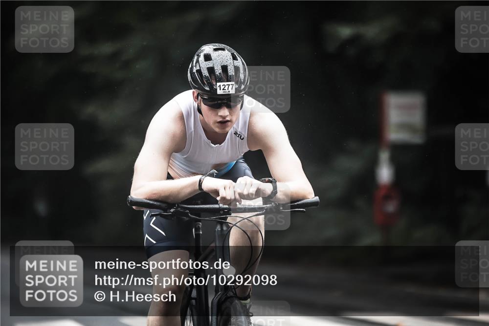 13.09.2026 - Stadtparktriathlon H.Heesch http://msf.ph/oto/10292098 13.09.2026 12:43:47 Radfahren 1090, 1277, 1295 meine-sportfotos.de