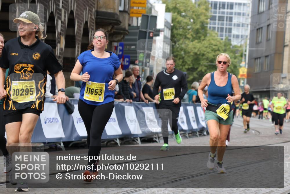 13.09.2026 - 21. swb-Marathon Bremen Strokosch-Dieckow http://msf.ph/oto/10292111 13.09.2026 11:17:07 Ziel 10679, 11456, 11867, 12089, 12158, 10773, 10779, 11495, 11672, 12101 meine-sportfotos.de