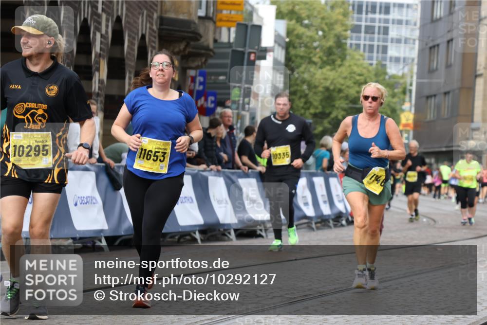 13.09.2026 - 21. swb-Marathon Bremen Strokosch-Dieckow http://msf.ph/oto/10292127 13.09.2026 11:17:07 Ziel 10679, 11456, 11867, 12089, 12158, 10773, 10779, 11495, 11672, 12101 meine-sportfotos.de