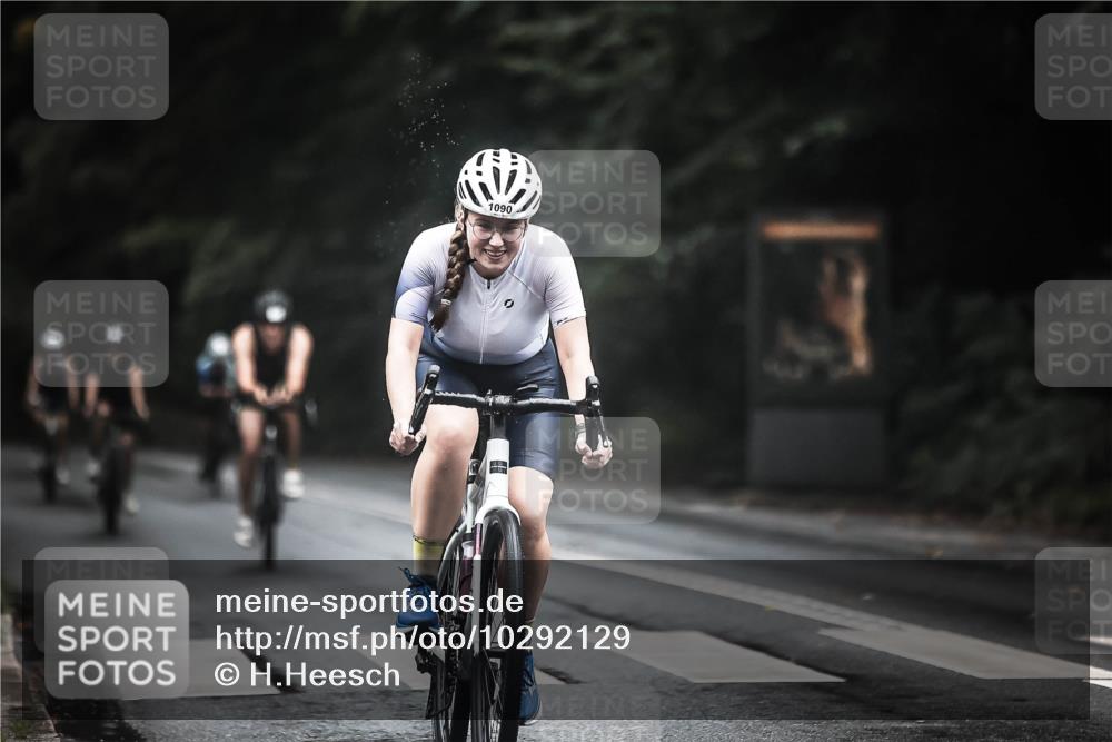 13.09.2026 - Stadtparktriathlon H.Heesch http://msf.ph/oto/10292129 13.09.2026 12:43:51 Radfahren 1090, 1181, 1209, 1220, 1277, 1295 meine-sportfotos.de