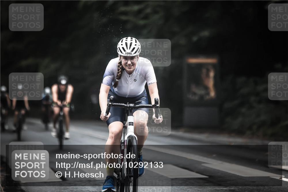 13.09.2026 - Stadtparktriathlon H.Heesch http://msf.ph/oto/10292133 13.09.2026 12:43:51 Radfahren 1090, 1181, 1209, 1220, 1277, 1295 meine-sportfotos.de