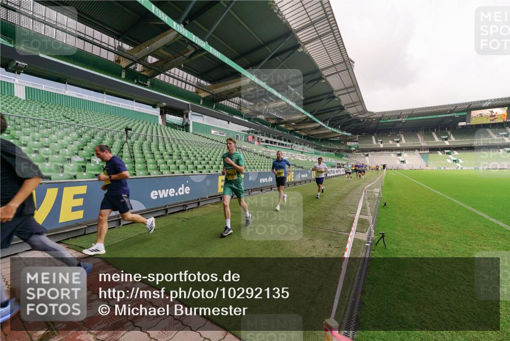 13.09.2026 - 21. swb-Marathon Bremen Michael Burmester http://msf.ph/oto/10292135 13.09.2026 10:27:34 Laufen im Stadion 10096, 10142, 10172, 10189, 10210, 10214, 10223, 10228, 10231, 10269, 10270, 10289, 10293, 10310, 10318, 10319, 10329, 10352, 10393, 10436, 10445, 10447, 10464, 10489, 10504, 10508, 10514, 10536, 10541, 10566, 10583, 10594, 10628, 10638, 10735, 10744, 10770, 10807, 10814, 10846, 10860, 10866, 10873, 10897, 10898, 10917, 10956, 10992, 11015, 11060, 11063, 11076, 11092, 11110, 11111, 11130, 11135, 11148, 11155, 11193, 11199, 11209, 11232, 11279 meine-sportfotos.de