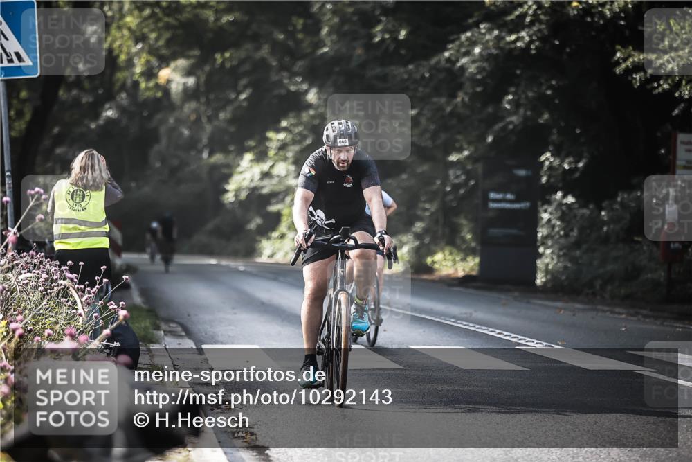 13.09.2026 - Stadtparktriathlon H.Heesch http://msf.ph/oto/10292143 13.09.2026 11:26:26 Radfahren 660, 730, 746, 820, 821 meine-sportfotos.de