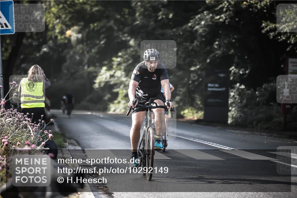 13.09.2026 - Stadtparktriathlon H.Heesch http://msf.ph/oto/10292149 13.09.2026 11:26:26 Radfahren 660, 730, 746, 820, 821 meine-sportfotos.de