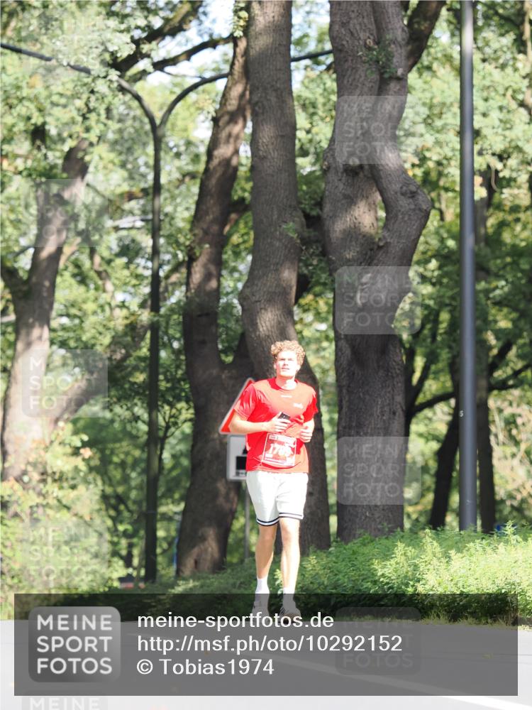 13.09.2026 - 21. swb-Marathon Bremen TobiasT http://msf.ph/oto/10292152 13.09.2026 12:45:22 Laufen  meine-sportfotos.de
