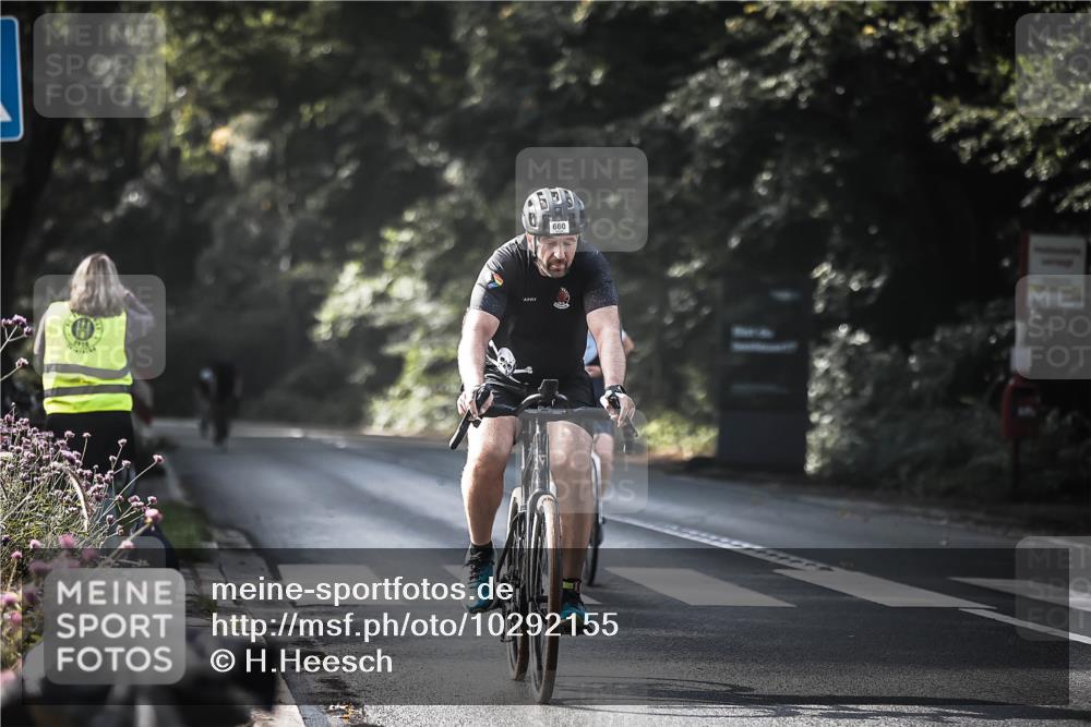 13.09.2026 - Stadtparktriathlon H.Heesch http://msf.ph/oto/10292155 13.09.2026 11:26:26 Radfahren 660, 730, 746, 820, 821 meine-sportfotos.de