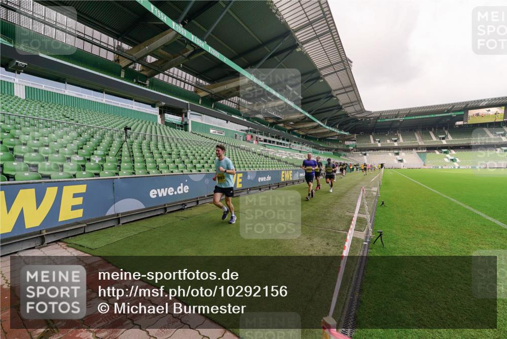 13.09.2026 - 21. swb-Marathon Bremen Michael Burmester http://msf.ph/oto/10292156 13.09.2026 10:27:40 Laufen im Stadion 10096, 10142, 10172, 10189, 10210, 10214, 10223, 10231, 10269, 10270, 10289, 10293, 10294, 10310, 10318, 10319, 10329, 10352, 10393, 10436, 10445, 10464, 10489, 10504, 10508, 10514, 10536, 10541, 10566, 10583, 10594, 10628, 10638, 10655, 10735, 10744, 10770, 10807, 10814, 10846, 10860, 10873, 10897, 10898, 10917, 10956, 10992, 11015, 11060, 11063, 11076, 11087, 11092, 11110, 11111, 11130, 11135, 11148, 11170, 11193, 11209, 11279 meine-sportfotos.de