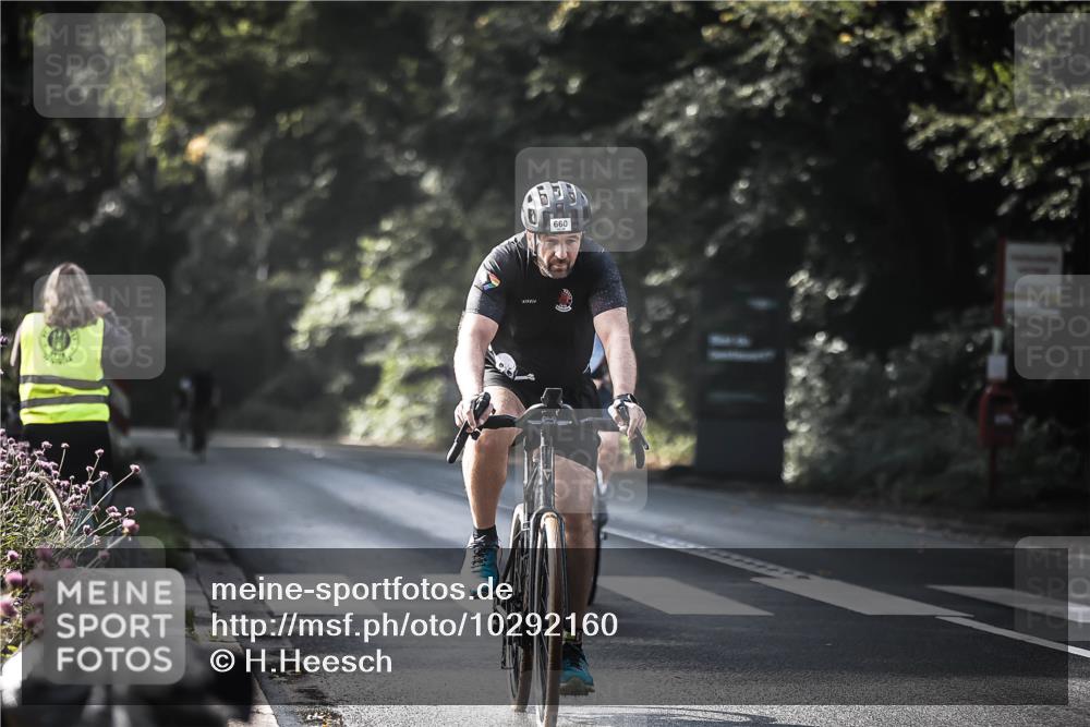13.09.2026 - Stadtparktriathlon H.Heesch http://msf.ph/oto/10292160 13.09.2026 11:26:26 Radfahren 660, 730, 746, 820, 821 meine-sportfotos.de