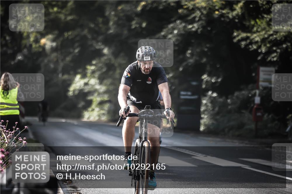 13.09.2026 - Stadtparktriathlon H.Heesch http://msf.ph/oto/10292165 13.09.2026 11:26:26 Radfahren 660, 730, 746, 820, 821 meine-sportfotos.de