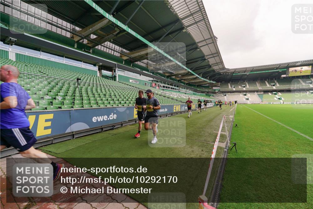 13.09.2026 - 21. swb-Marathon Bremen Michael Burmester http://msf.ph/oto/10292170 13.09.2026 10:27:42 Laufen im Stadion 10096, 10142, 10172, 10189, 10210, 10214, 10223, 10231, 10269, 10270, 10289, 10293, 10294, 10310, 10318, 10319, 10329, 10352, 10393, 10436, 10445, 10464, 10489, 10504, 10508, 10514, 10536, 10541, 10544, 10566, 10583, 10594, 10628, 10638, 10655, 10735, 10744, 10770, 10807, 10814, 10846, 10860, 10873, 10897, 10898, 10917, 10956, 10992, 11060, 11063, 11076, 11087, 11092, 11110, 11111, 11130, 11135, 11148, 11170, 11193, 11279 meine-sportfotos.de