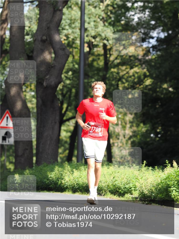 13.09.2026 - 21. swb-Marathon Bremen TobiasT http://msf.ph/oto/10292187 13.09.2026 12:45:28 Laufen 1709 meine-sportfotos.de
