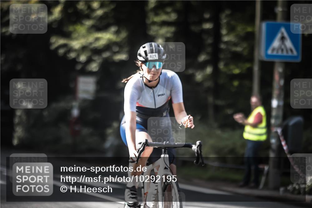 13.09.2026 - Stadtparktriathlon H.Heesch http://msf.ph/oto/10292195 13.09.2026 11:26:28 Radfahren 660, 730, 746, 820, 821 meine-sportfotos.de