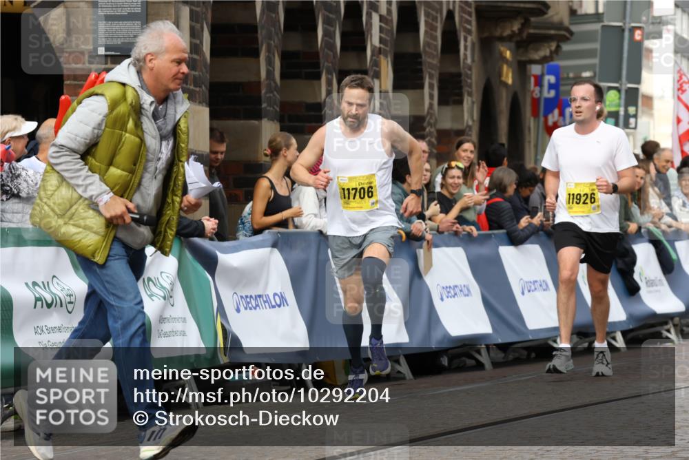 13.09.2026 - 21. swb-Marathon Bremen Strokosch-Dieckow http://msf.ph/oto/10292204 13.09.2026 10:46:24 Ziel 10436, 10447, 10992, 11925, 11956, 12556, 12557, 13529, 13609, 13612, 13640, 10590, 10897, 11110, 11155, 11287, 11356, 12035, 13511 meine-sportfotos.de
