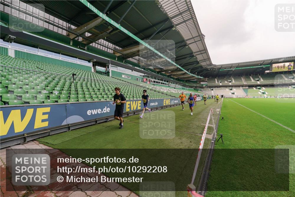 13.09.2026 - 21. swb-Marathon Bremen Michael Burmester http://msf.ph/oto/10292208 13.09.2026 10:27:49 Laufen im Stadion 10096, 10142, 10172, 10189, 10214, 10223, 10231, 10269, 10270, 10289, 10293, 10294, 10310, 10316, 10318, 10319, 10329, 10352, 10393, 10436, 10445, 10464, 10489, 10504, 10508, 10514, 10536, 10538, 10541, 10544, 10566, 10583, 10594, 10628, 10638, 10655, 10709, 10744, 10770, 10807, 10814, 10846, 10860, 10873, 10897, 10898, 10917, 10956, 10992, 10993, 11058, 11060, 11063, 11076, 11087, 11092, 11110, 11111, 11130, 11135, 11148, 11170, 11193, 11279 meine-sportfotos.de