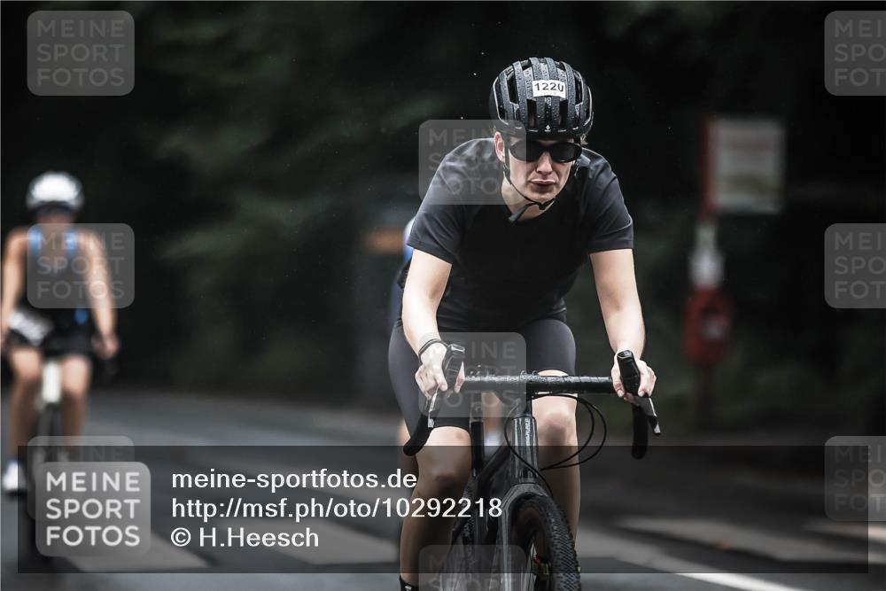 13.09.2026 - Stadtparktriathlon H.Heesch http://msf.ph/oto/10292218 13.09.2026 12:43:56 Radfahren 1090, 1181, 1209, 1220, 1295 meine-sportfotos.de