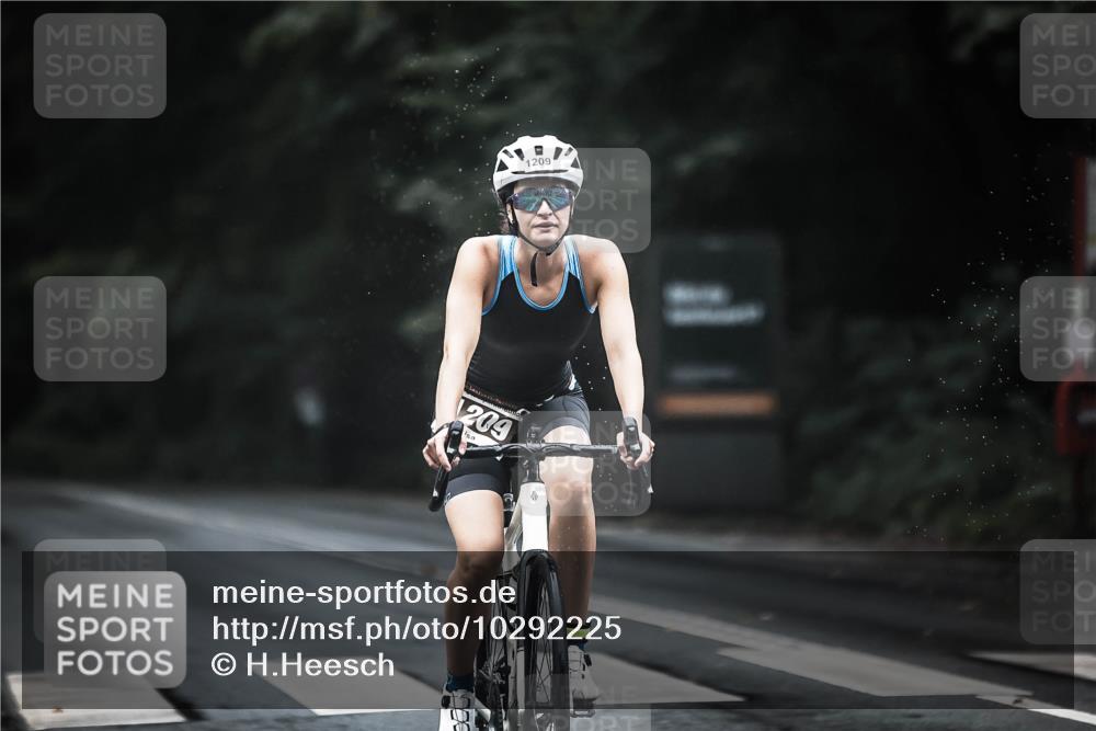13.09.2026 - Stadtparktriathlon H.Heesch http://msf.ph/oto/10292225 13.09.2026 12:43:57 Radfahren 1169, 1181, 1209, 1220, 1295 meine-sportfotos.de