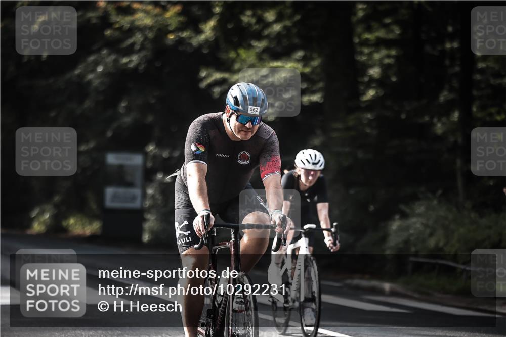 13.09.2026 - Stadtparktriathlon H.Heesch http://msf.ph/oto/10292231 13.09.2026 11:26:35 Radfahren 685, 710, 778 meine-sportfotos.de