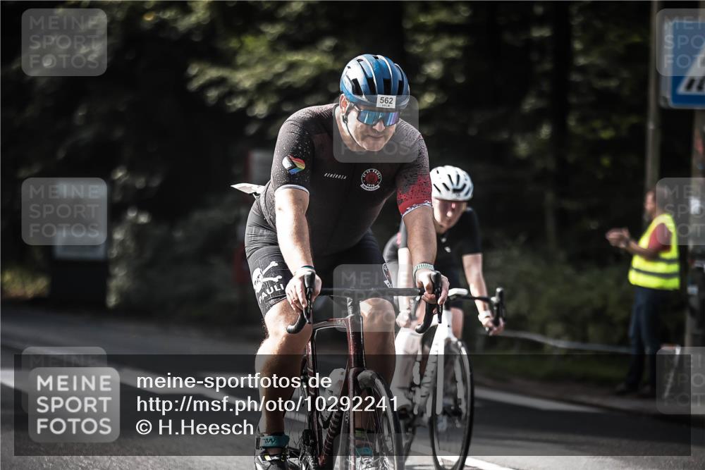 13.09.2026 - Stadtparktriathlon H.Heesch http://msf.ph/oto/10292241 13.09.2026 11:26:35 Radfahren 685, 710, 778 meine-sportfotos.de