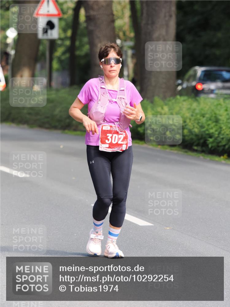 13.09.2026 - 21. swb-Marathon Bremen TobiasT http://msf.ph/oto/10292254 13.09.2026 12:48:06 Laufen 302 meine-sportfotos.de