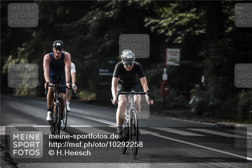 13.09.2026 - Stadtparktriathlon H.Heesch http://msf.ph/oto/10292258 13.09.2026 11:26:41 Radfahren 685, 694, 710, 778 meine-sportfotos.de