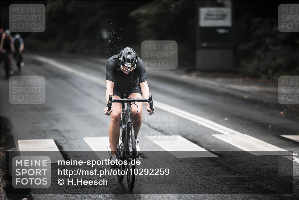 13.09.2026 - Stadtparktriathlon H.Heesch http://msf.ph/oto/10292259 13.09.2026 12:44:03 Radfahren 1112, 1169 meine-sportfotos.de
