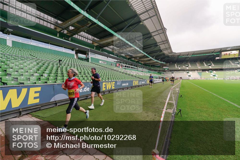 13.09.2026 - 21. swb-Marathon Bremen Michael Burmester http://msf.ph/oto/10292268 13.09.2026 10:28:04 Laufen im Stadion 10096, 10142, 10172, 10189, 10223, 10231, 10267, 10269, 10270, 10289, 10293, 10294, 10310, 10316, 10319, 10329, 10393, 10421, 10464, 10489, 10504, 10508, 10514, 10525, 10538, 10541, 10544, 10566, 10583, 10594, 10628, 10638, 10655, 10709, 10739, 10744, 10770, 10807, 10814, 10835, 10846, 10860, 10873, 10876, 10897, 10898, 10910, 10917, 10923, 10956, 10992, 10993, 11005, 11035, 11058, 11060, 11063, 11076, 11087, 11092, 11110, 11111, 11148, 11170, 11193 meine-sportfotos.de