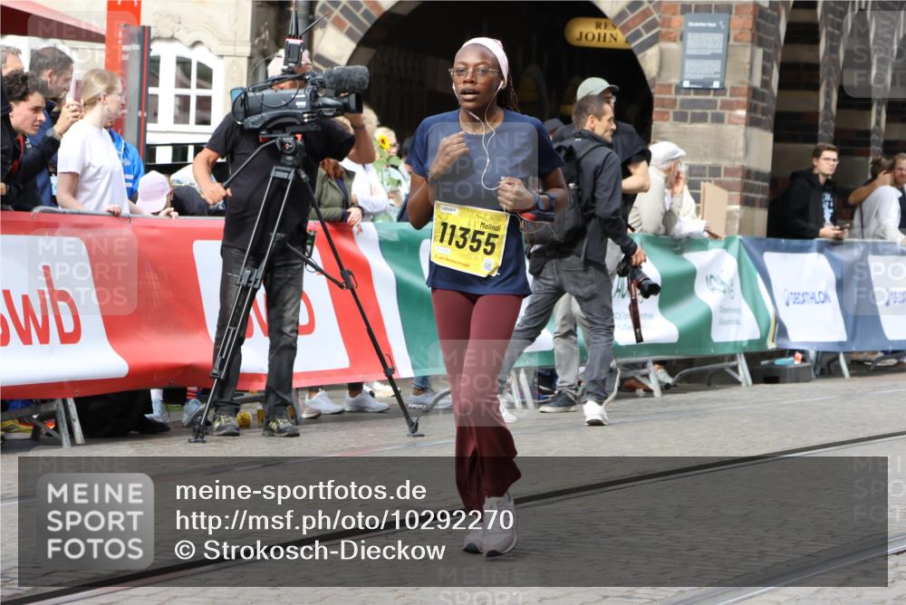13.09.2026 - 21. swb-Marathon Bremen Strokosch-Dieckow http://msf.ph/oto/10292270 13.09.2026 11:17:16 Ziel 10295, 10679, 10999, 11456, 11461, 11653, 11867, 12089, 12287, 10472, 10773, 10779, 10979, 11709, 12334 meine-sportfotos.de