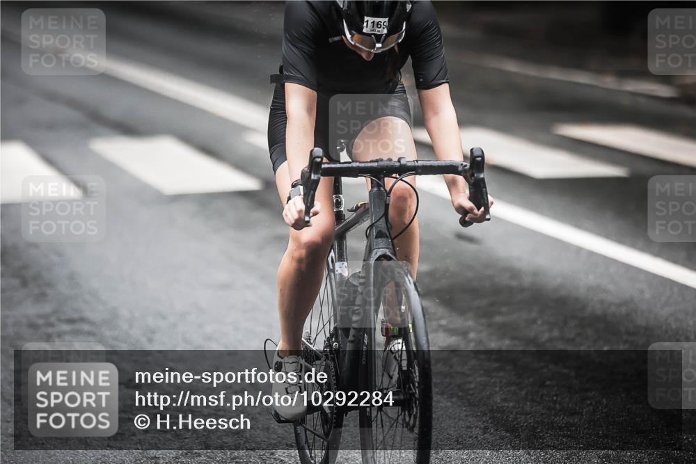 13.09.2026 - Stadtparktriathlon H.Heesch http://msf.ph/oto/10292284 13.09.2026 12:44:04 Radfahren 1112, 1169, 1304 meine-sportfotos.de