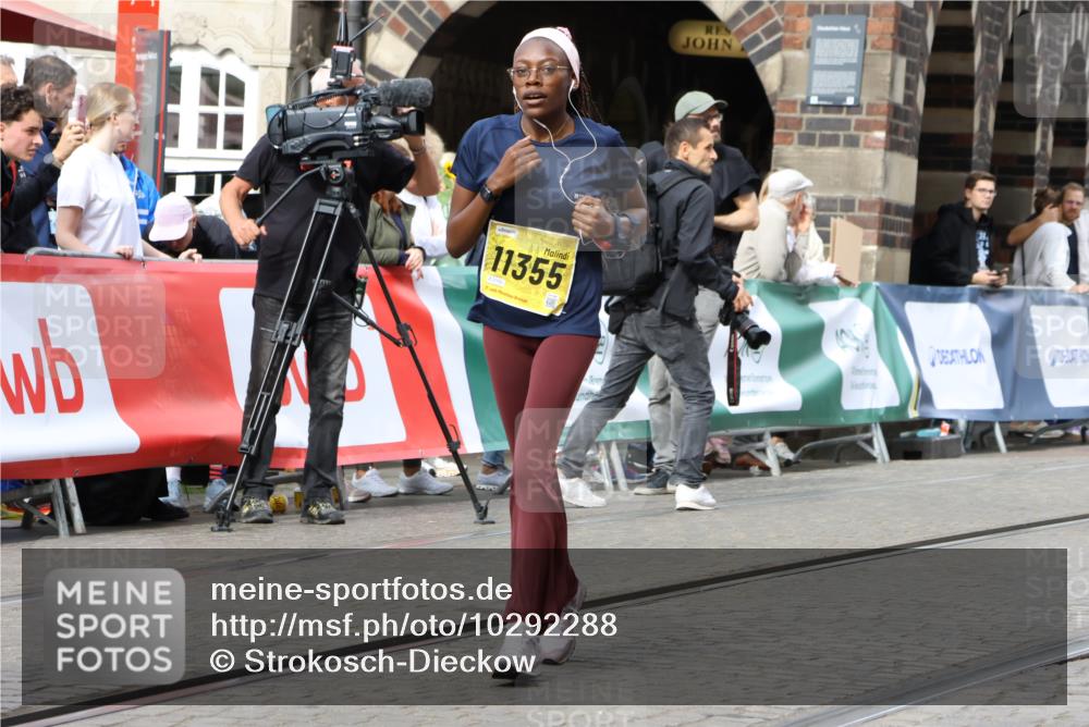 13.09.2026 - 21. swb-Marathon Bremen Strokosch-Dieckow http://msf.ph/oto/10292288 13.09.2026 11:17:16 Ziel 10295, 10679, 10999, 11456, 11461, 11653, 11867, 12089, 12287, 10472, 10773, 10779, 10979, 11709, 12334 meine-sportfotos.de