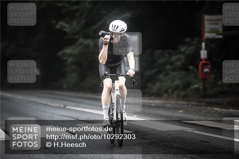 13.09.2026 - Stadtparktriathlon H.Heesch http://msf.ph/oto/10292303 13.09.2026 12:44:37 Radfahren 1121, 1129, 1148, 1278 meine-sportfotos.de