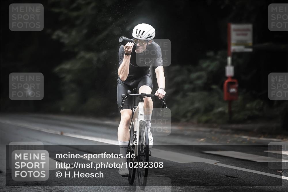 13.09.2026 - Stadtparktriathlon H.Heesch http://msf.ph/oto/10292308 13.09.2026 12:44:37 Radfahren 1121, 1129, 1148, 1278 meine-sportfotos.de