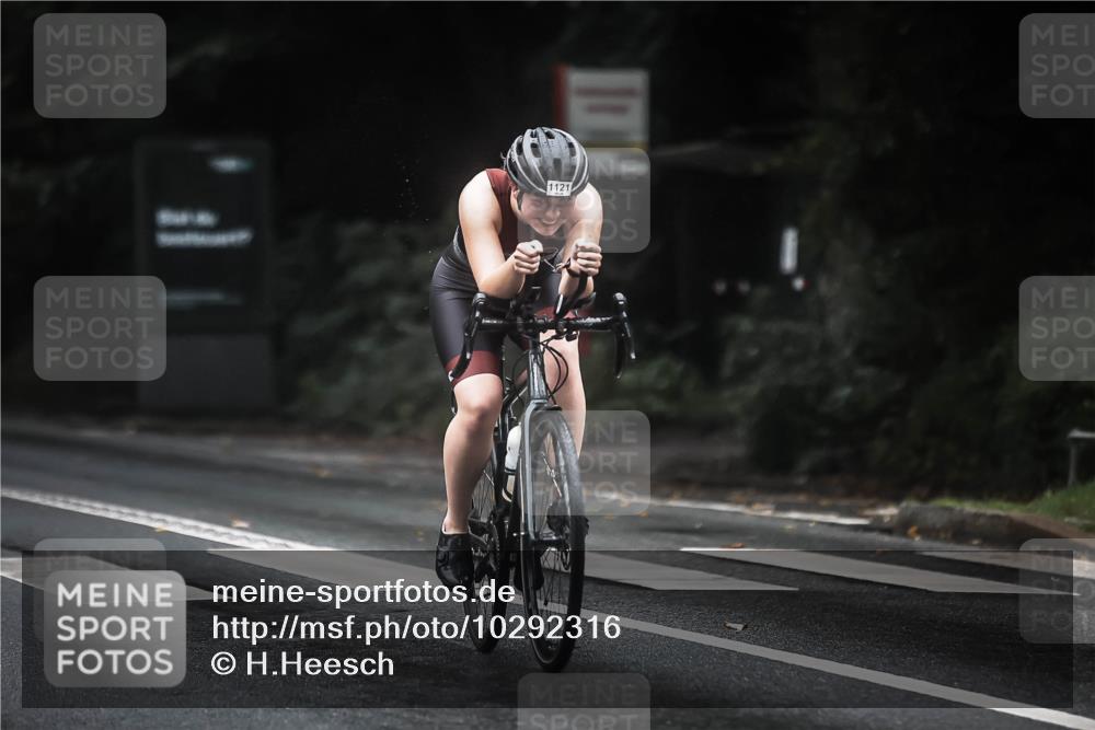 13.09.2026 - Stadtparktriathlon H.Heesch http://msf.ph/oto/10292316 13.09.2026 12:44:42 Radfahren 1121, 1148, 1257, 1278 meine-sportfotos.de