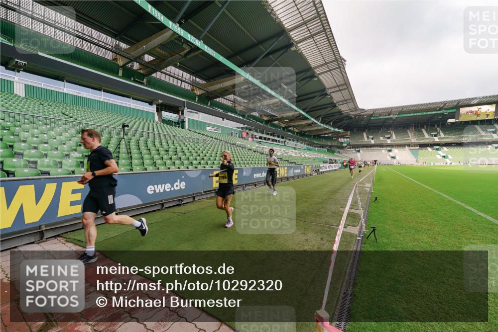 13.09.2026 - 21. swb-Marathon Bremen Michael Burmester http://msf.ph/oto/10292320 13.09.2026 10:28:16 Laufen im Stadion 10096, 10142, 10170, 10172, 10189, 10200, 10223, 10231, 10267, 10269, 10270, 10289, 10293, 10294, 10310, 10316, 10319, 10329, 10348, 10393, 10421, 10489, 10504, 10508, 10514, 10525, 10538, 10544, 10566, 10594, 10628, 10638, 10655, 10709, 10739, 10744, 10770, 10814, 10835, 10846, 10860, 10873, 10876, 10897, 10898, 10910, 10917, 10923, 10956, 10992, 10993, 11005, 11007, 11018, 11035, 11058, 11060, 11063, 11076, 11087, 11092, 11110, 11111, 11148, 11170, 11193 meine-sportfotos.de