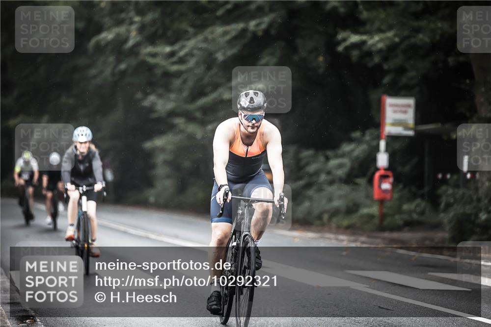 13.09.2026 - Stadtparktriathlon H.Heesch http://msf.ph/oto/10292321 13.09.2026 11:37:19 Radfahren 724, 761, 864, 906, 911, 926 meine-sportfotos.de