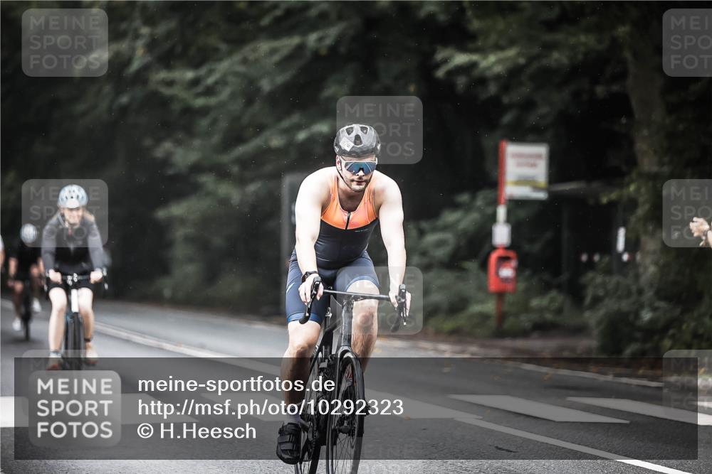 13.09.2026 - Stadtparktriathlon H.Heesch http://msf.ph/oto/10292323 13.09.2026 11:37:19 Radfahren 724, 761, 864, 906, 911, 926 meine-sportfotos.de