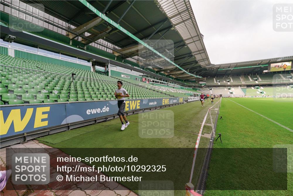 13.09.2026 - 21. swb-Marathon Bremen Michael Burmester http://msf.ph/oto/10292325 13.09.2026 10:28:17 Laufen im Stadion 10096, 10142, 10170, 10172, 10189, 10200, 10223, 10231, 10267, 10269, 10270, 10289, 10293, 10294, 10310, 10316, 10319, 10329, 10348, 10393, 10421, 10489, 10504, 10508, 10514, 10525, 10538, 10544, 10566, 10594, 10628, 10638, 10655, 10709, 10739, 10744, 10770, 10814, 10835, 10846, 10860, 10873, 10876, 10897, 10898, 10910, 10917, 10923, 10956, 10992, 10993, 11005, 11007, 11018, 11035, 11058, 11060, 11063, 11076, 11087, 11092, 11110, 11111, 11148, 11170, 11193 meine-sportfotos.de