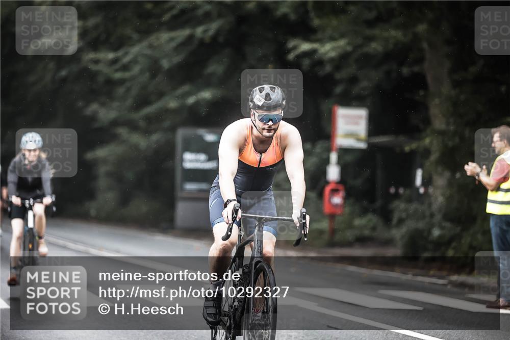 13.09.2026 - Stadtparktriathlon H.Heesch http://msf.ph/oto/10292327 13.09.2026 11:37:19 Radfahren 724, 761, 864, 906, 911, 926 meine-sportfotos.de
