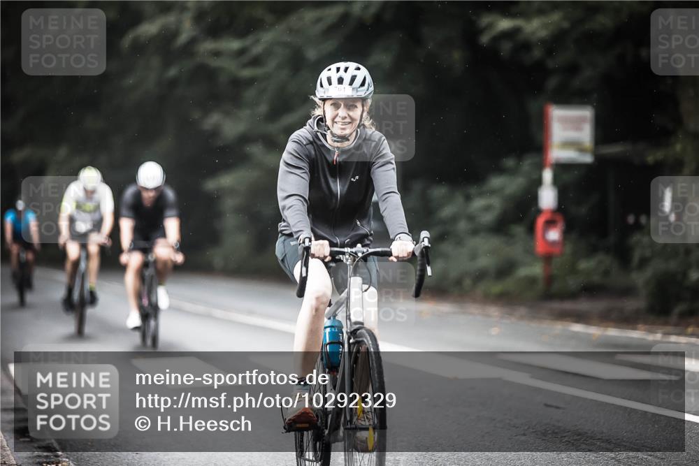13.09.2026 - Stadtparktriathlon H.Heesch http://msf.ph/oto/10292329 13.09.2026 11:37:21 Radfahren 724, 761, 836, 864, 896, 906, 911, 926 meine-sportfotos.de