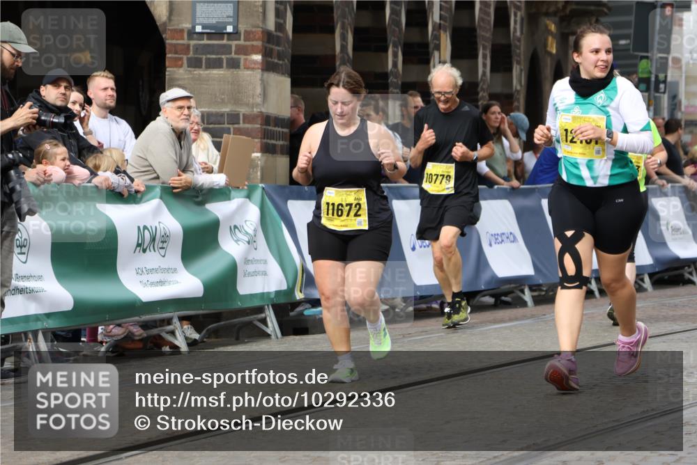 13.09.2026 - 21. swb-Marathon Bremen Strokosch-Dieckow http://msf.ph/oto/10292336 13.09.2026 11:17:21 Ziel 10295, 10335, 10999, 11355, 11461, 11653, 11867, 12089, 12287, 10472, 10979, 11709, 12334 meine-sportfotos.de