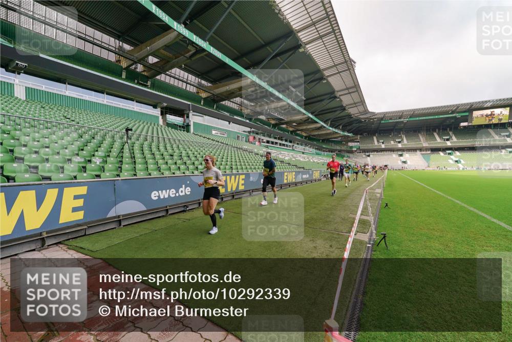 13.09.2026 - 21. swb-Marathon Bremen Michael Burmester http://msf.ph/oto/10292339 13.09.2026 10:28:24 Laufen im Stadion 10096, 10142, 10170, 10172, 10189, 10200, 10223, 10231, 10267, 10269, 10270, 10293, 10294, 10310, 10316, 10329, 10348, 10393, 10421, 10489, 10508, 10514, 10525, 10538, 10544, 10566, 10594, 10628, 10638, 10655, 10709, 10739, 10763, 10770, 10814, 10835, 10840, 10846, 10860, 10876, 10897, 10898, 10910, 10917, 10923, 10956, 10993, 11005, 11007, 11018, 11035, 11058, 11060, 11076, 11087, 11092, 11110, 11111, 11148, 11170, 11193 meine-sportfotos.de