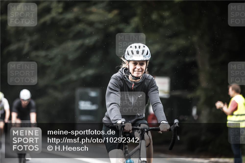 13.09.2026 - Stadtparktriathlon H.Heesch http://msf.ph/oto/10292342 13.09.2026 11:37:21 Radfahren 724, 761, 836, 864, 896, 906, 911, 926 meine-sportfotos.de