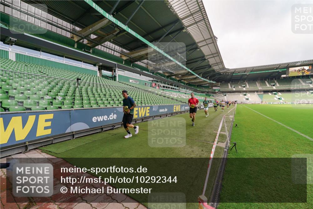 13.09.2026 - 21. swb-Marathon Bremen Michael Burmester http://msf.ph/oto/10292344 13.09.2026 10:28:25 Laufen im Stadion 10096, 10142, 10170, 10172, 10189, 10200, 10223, 10231, 10267, 10269, 10270, 10293, 10294, 10310, 10316, 10329, 10348, 10393, 10421, 10489, 10508, 10514, 10525, 10538, 10544, 10566, 10594, 10628, 10638, 10655, 10709, 10739, 10763, 10770, 10814, 10835, 10840, 10846, 10860, 10876, 10897, 10898, 10910, 10917, 10923, 10956, 10993, 11005, 11007, 11018, 11035, 11058, 11060, 11076, 11087, 11092, 11110, 11111, 11148, 11170, 11193 meine-sportfotos.de