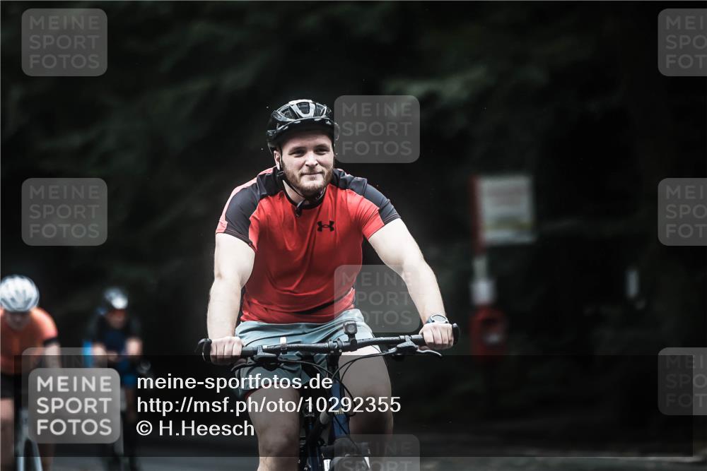 13.09.2026 - Stadtparktriathlon H.Heesch http://msf.ph/oto/10292355 13.09.2026 12:44:48 Radfahren 1078, 1102, 1121, 1134, 1148, 1157, 1247, 1256, 1257, 1258, 1302 meine-sportfotos.de