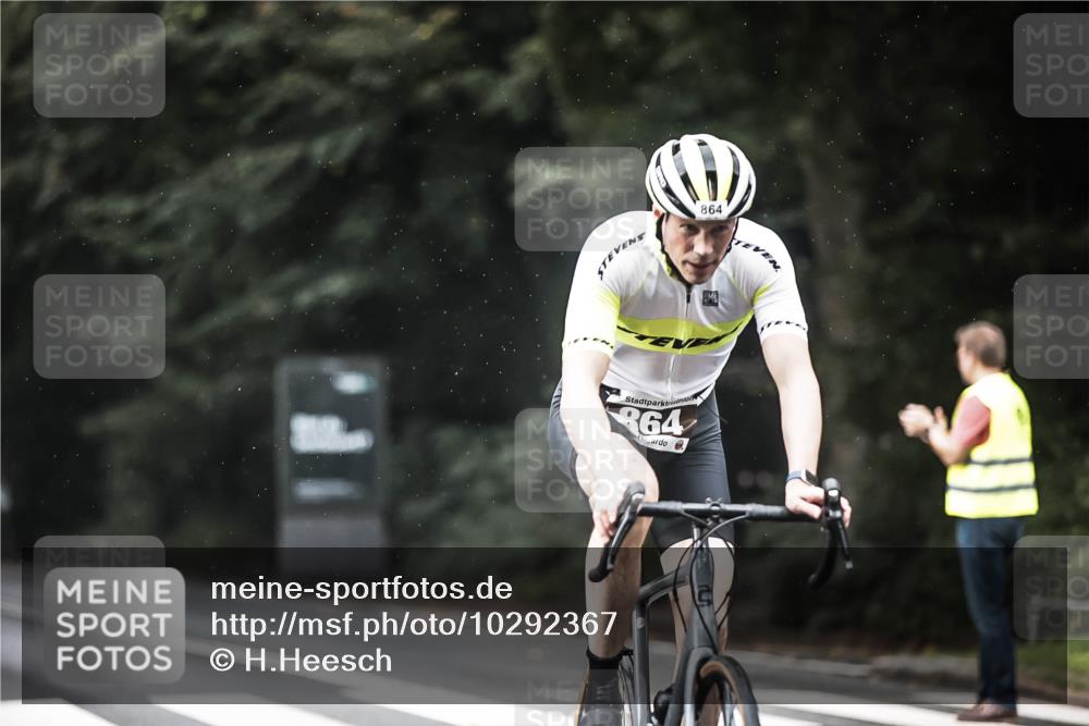 13.09.2026 - Stadtparktriathlon H.Heesch http://msf.ph/oto/10292367 13.09.2026 11:37:23 Radfahren 724, 761, 836, 864, 896, 906, 911, 926 meine-sportfotos.de